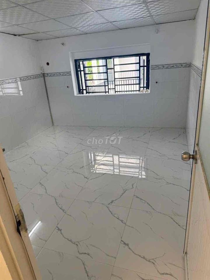cần cho thuê nhà nguyên căng hẻm xe hơi cách đường huỳnh tan phát 200m