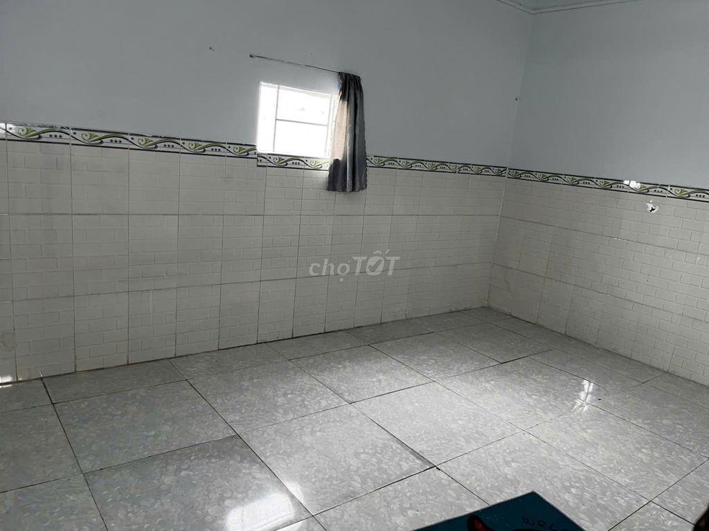 Nhà gần chợ Hóc Môn  gác đúc, khu dân cư đông đúc