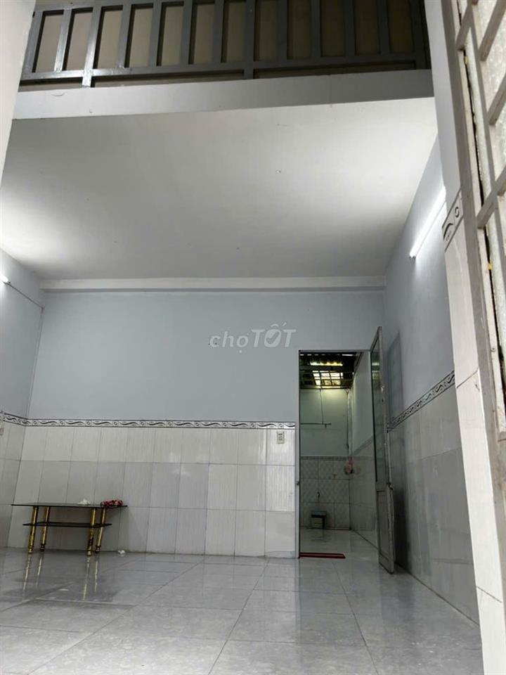 Nhà gần chợ Hóc Môn  gác đúc, khu dân cư đông đúc