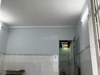 Nhà gần chợ Hóc Môn  gác đúc, khu dân cư đông đúc