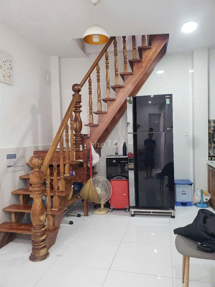 Cho thuê nhà nguyên căn Nguyễn Phi Khanh, Q.1 - 3 tầng, đủ nội thất