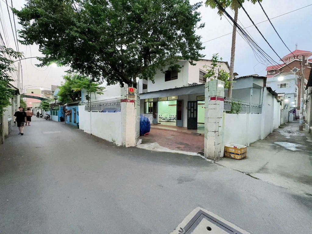 Nhà xây dựng kiên cố, 1 trệt 1 lầu, hai mặt tiền đường nhựa