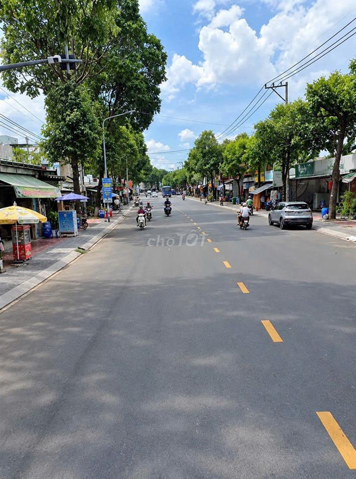 Bán nhà mặt tiền Dĩ An - Vị trí kinh doanh sầm uất giá 9.8 tỷ