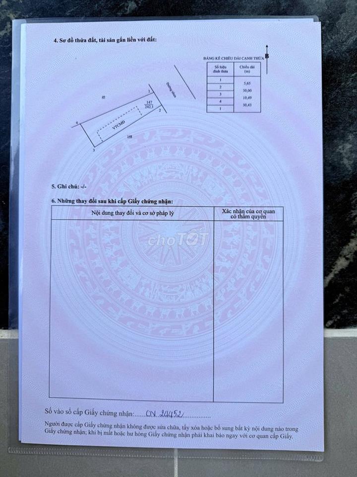 Đất ở gần biển, 3 mặt tiền, 242m2, khu dân cư đông đúc.