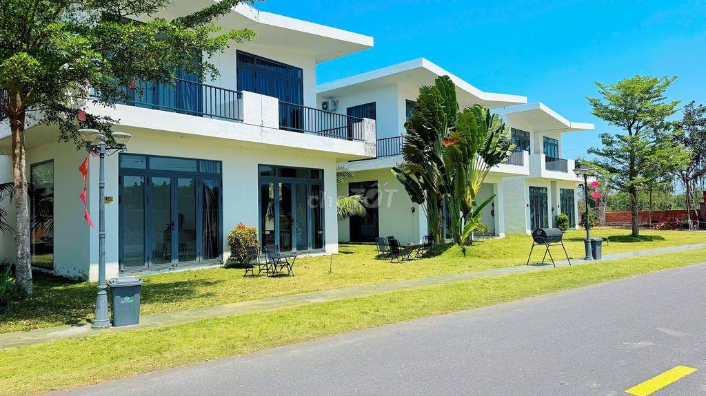 Đất ở gần biển, 3 mặt tiền, 242m2, khu dân cư đông đúc.