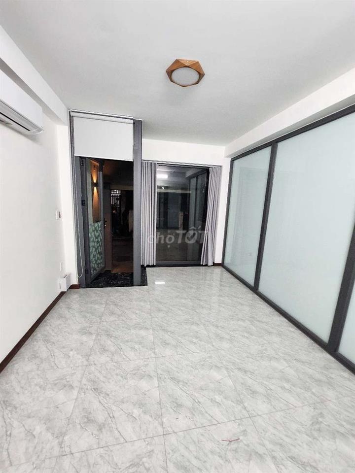 Cho thuê phòng trệt mặt tiền