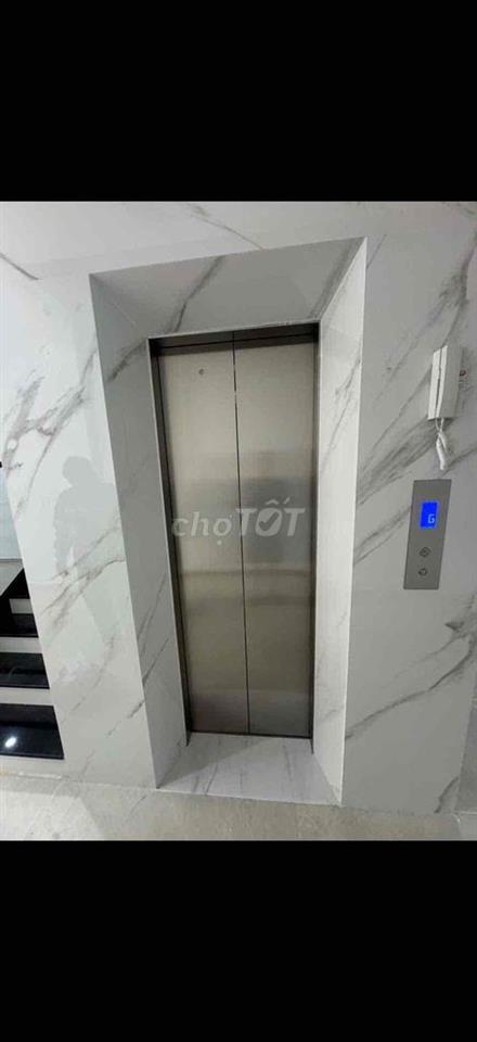 Bán Nhà Mới Xây rộng 200m2,có thang máy,giá 23,5tỷ