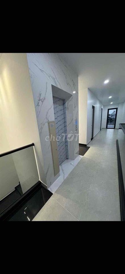 Bán Nhà Mới Xây rộng 200m2,có thang máy,giá 23,5tỷ