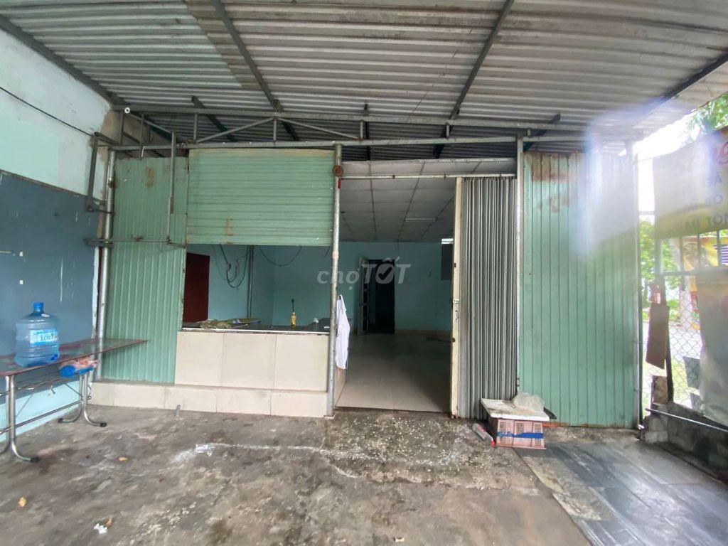 Cho thuê nhà nguyên căn 2 mặt tiền đường 251 cao hồng lãnh.