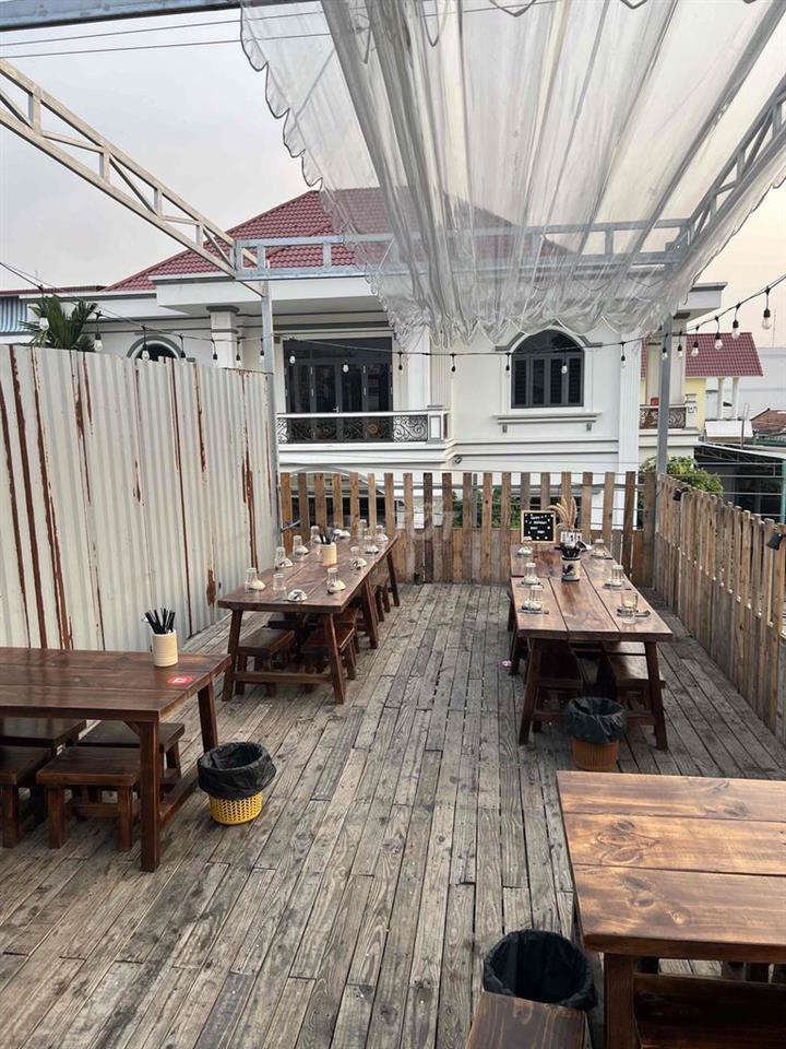 sang full quán đang hoạt động tốt