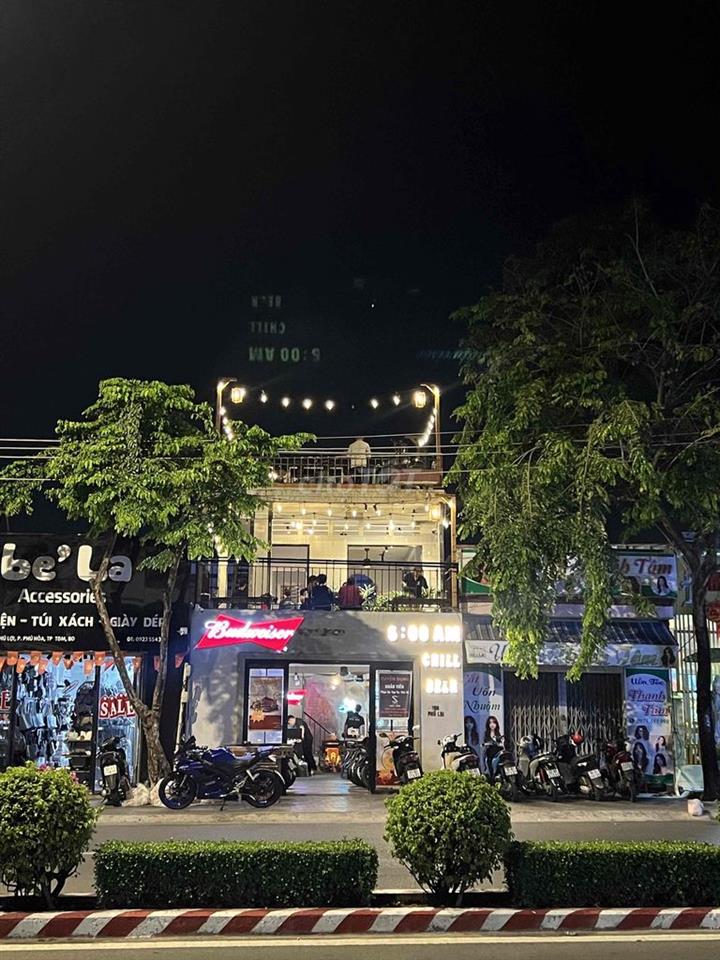 sang full quán đang hoạt động tốt