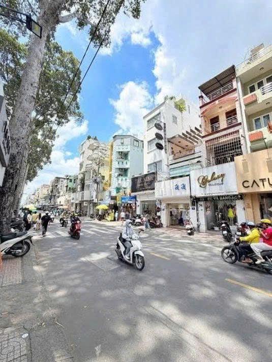 Bán tòa CHDV hẻm thông Trần Quang Diệu, P.14, Q.3