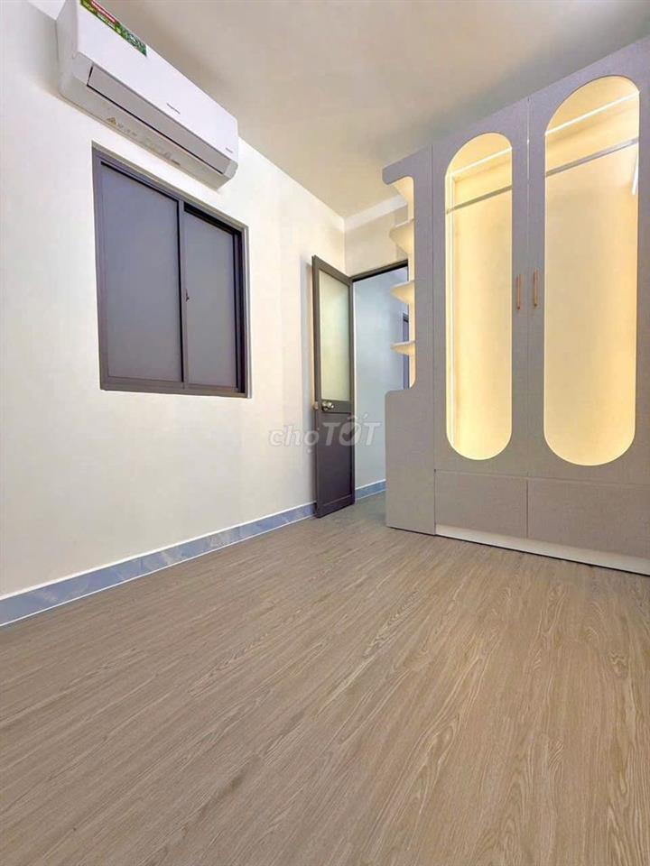 NHÀ VỊ TRÍ CỰC TỐT ĐƯỜNG HUỲNH TẤN PHÁT, P. PHÚ THUẬN GIÁ 9 TRIỆU.