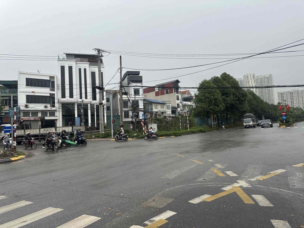 Nhà 50m đủ công năng, 2 tầng, ô tô đỗ cửa