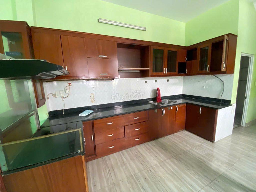 Pass phòng ngủ lớn trong nhà nguyên căn 