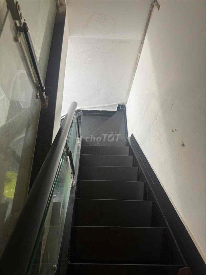 NHÀ CẦN BÁN Ở MẶT TIỀN NGUYỄN TRÃI DTSD 74m2. GIÁ LÀ 25 TỈ CÓ TL