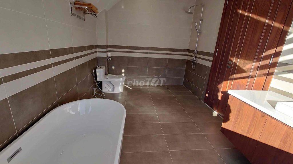 CHÍNH CHỦ GỬI BÁN CĂN VILLA ĐẲNG CẤP  KHU ROYALL VILLA MĂNG LIN, P7, L