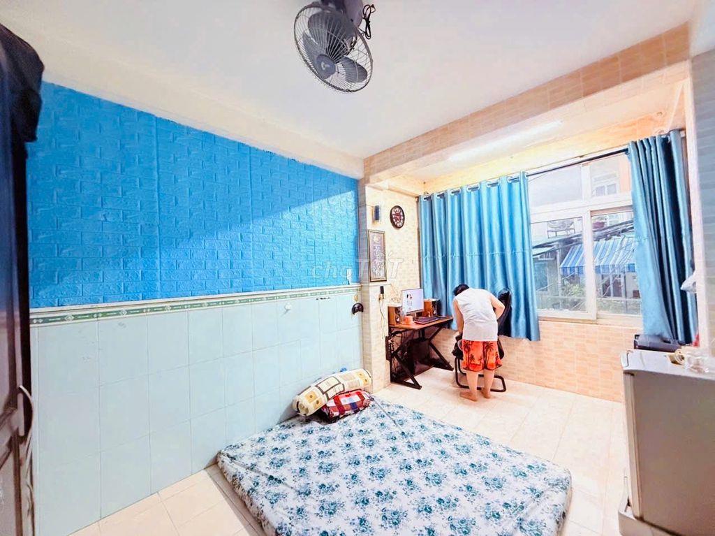 CHÍNH CHỦ NHỈNH 4 TỶ BÁN NHÀ MẶT TIỀN  4 TẦNG  NGUYỄN VĂN LƯỢNG