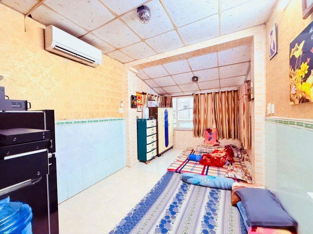 CHÍNH CHỦ NHỈNH 4 TỶ BÁN NHÀ MẶT TIỀN  4 TẦNG  NGUYỄN VĂN LƯỢNG