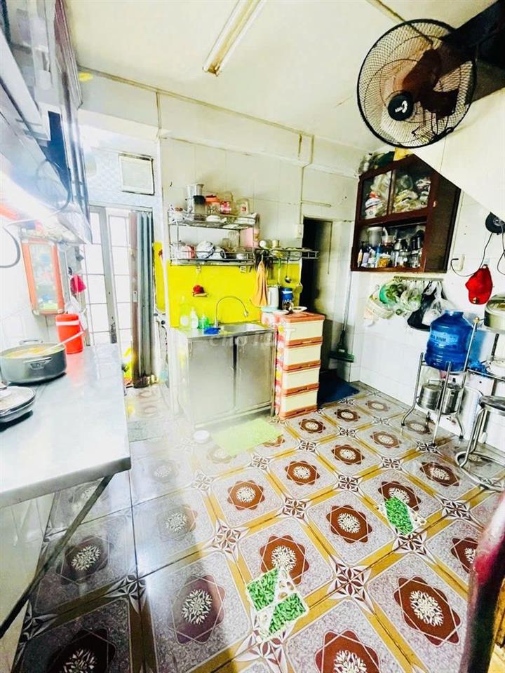 CHÍNH CHỦ NHỈNH 4 TỶ BÁN NHÀ MẶT TIỀN  4 TẦNG  NGUYỄN VĂN LƯỢNG