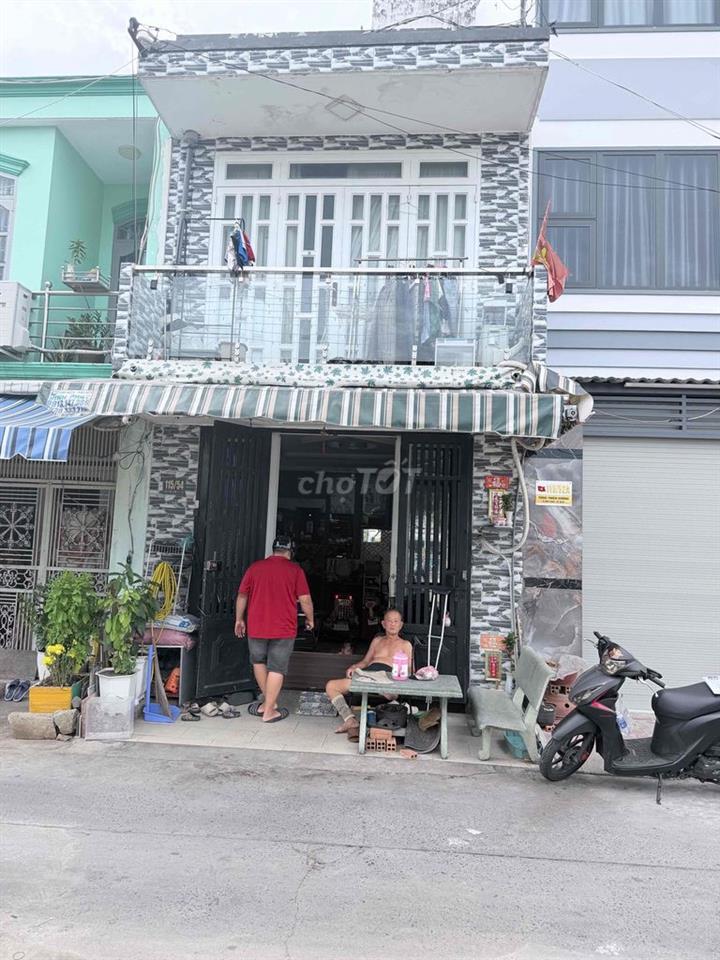 Cần bán nhà mặt tiền công viên trẻ em tùng thiện vương