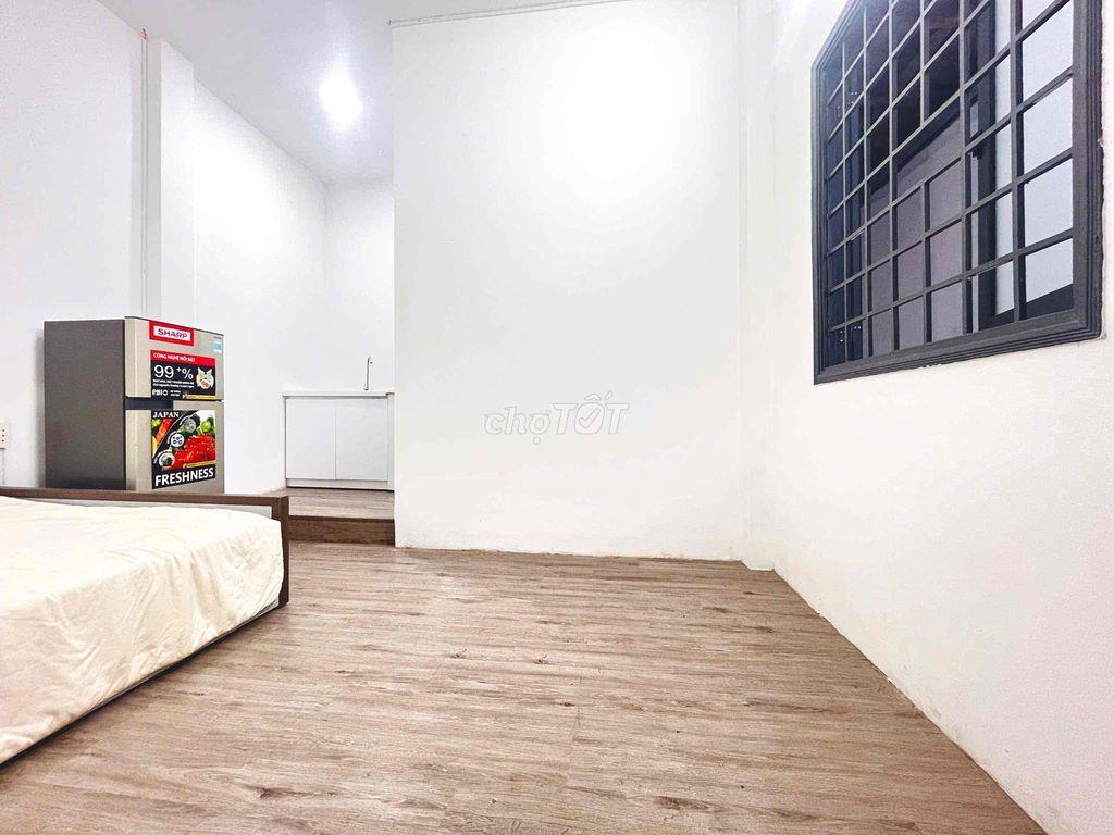 Em cần pass lại phòng gần sân bay