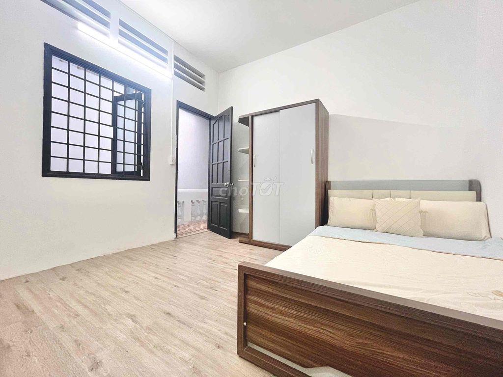Em cần pass lại phòng gần sân bay