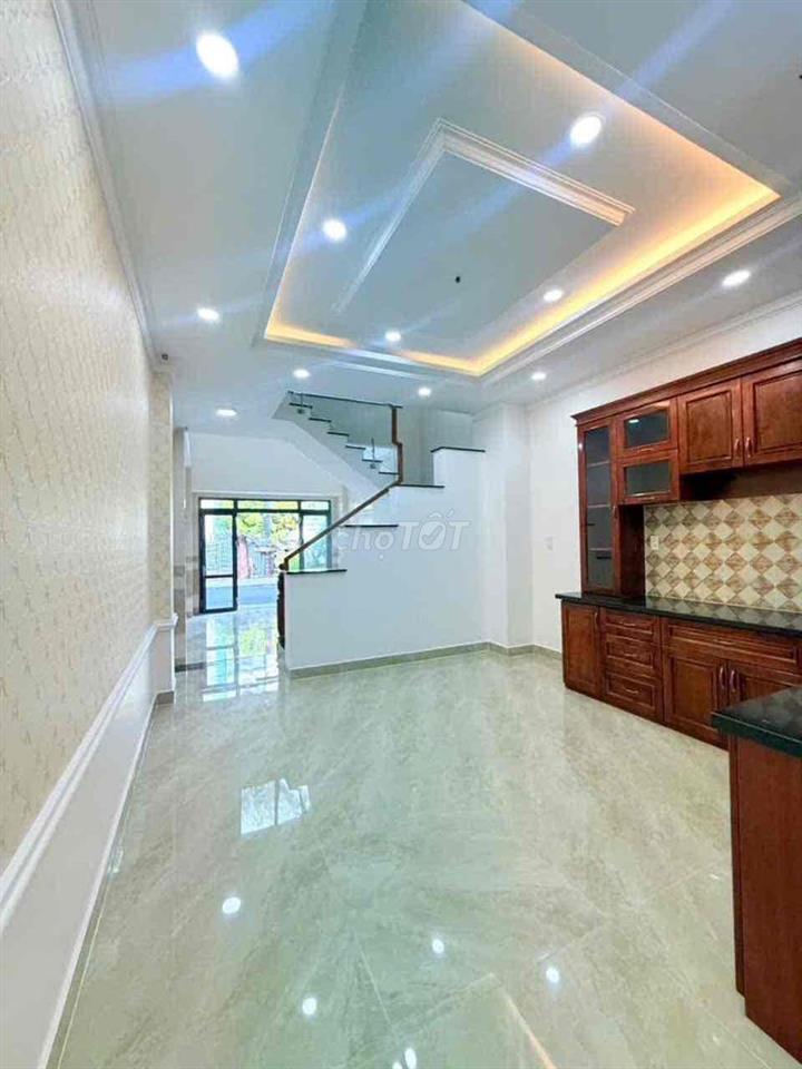 Cho thuê nhà mới 3lầu gần Vạn Phúc