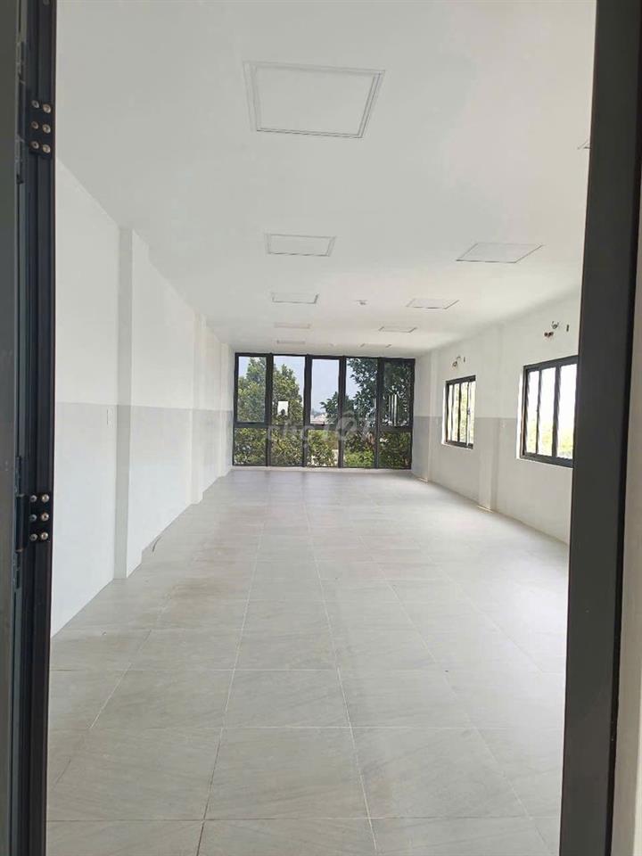 Cho thuê Nhà Nguyên , 5 x 24m, H+T+4 Lầu, Giá 40tr