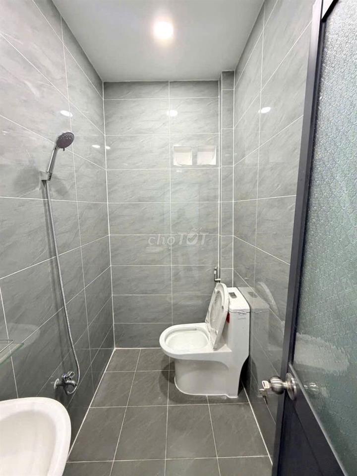 Cần tiền bán gấp căn nhà hẻm Lê Văn Sỹ, 2PN .Giá: 6tỷ450