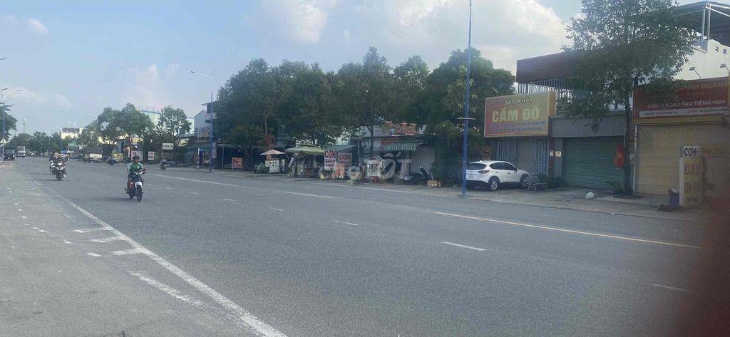 Bán Nhà Mặt Tiền Đang Kinh Doanh