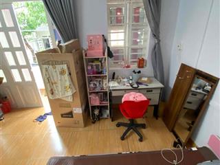 Nữ cần bạn nữ ở ghép