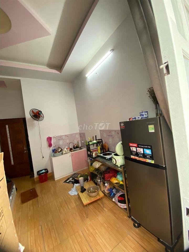 Nữ cần bạn nữ ở ghép