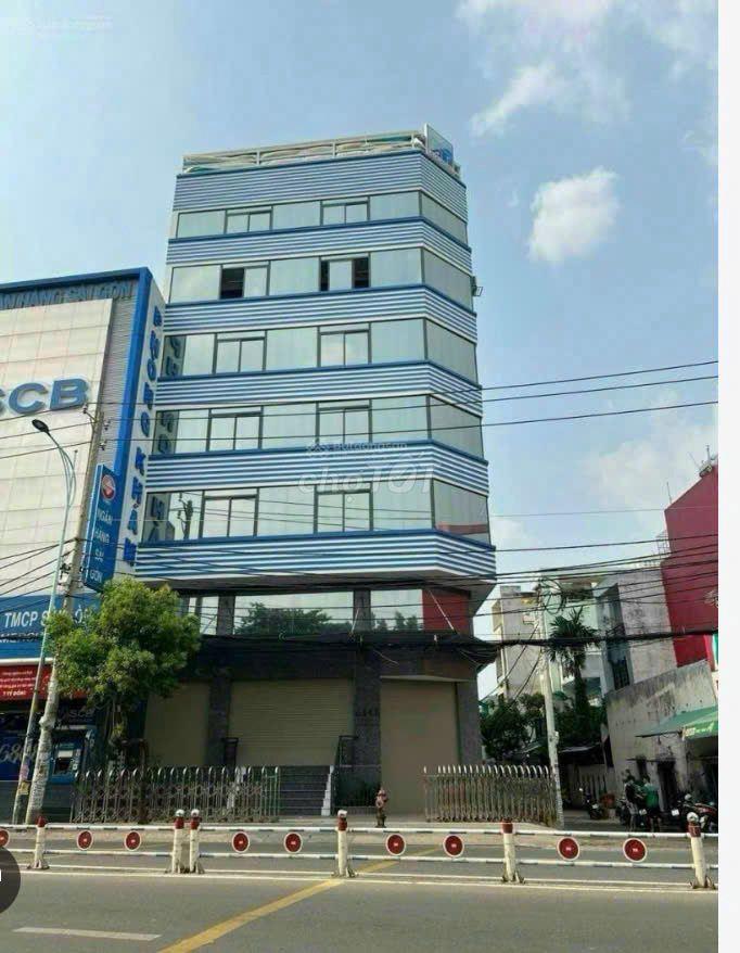 Tòa nhà góc 2 mặt tiền Lê Văn Quới