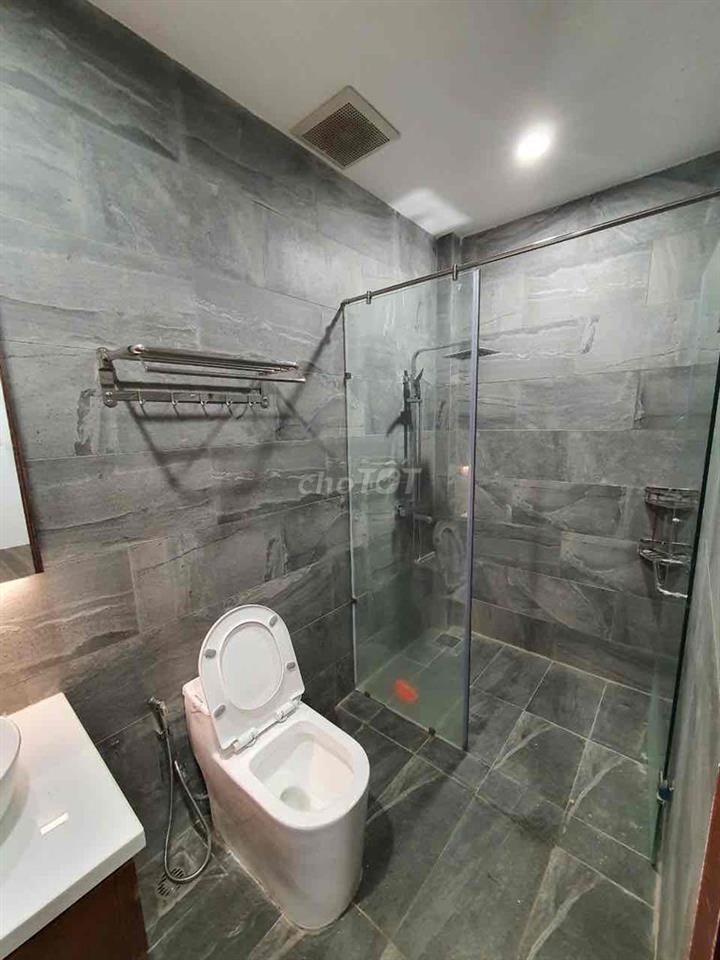Nhà còn 1 phòng máy lạnh cần cho thuê