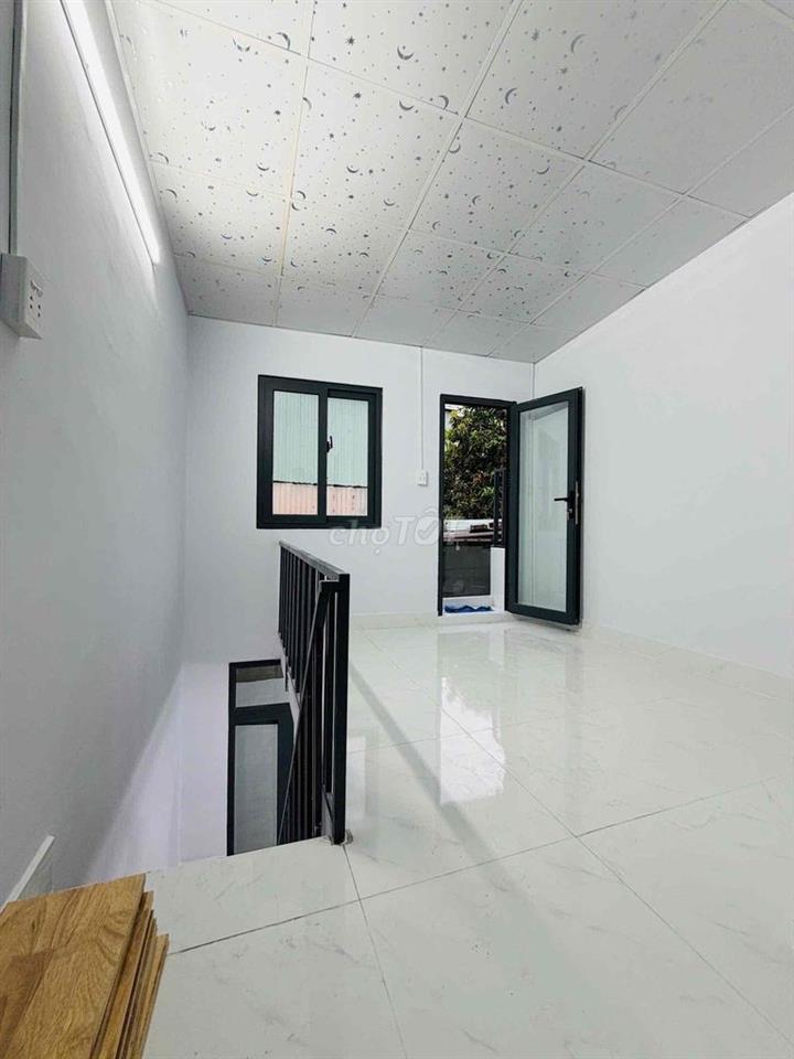 còn 3 căn giá 950triu căn ac đg số 4 trường thọ thủ đức