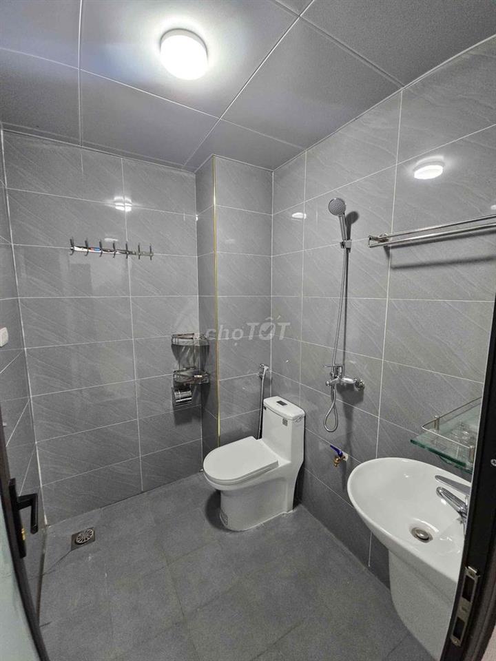 Phòng 36m2 đủ đồ điều hoà thang máy nhà mới 2026 đầu làng Nhân Mỹ ô tô