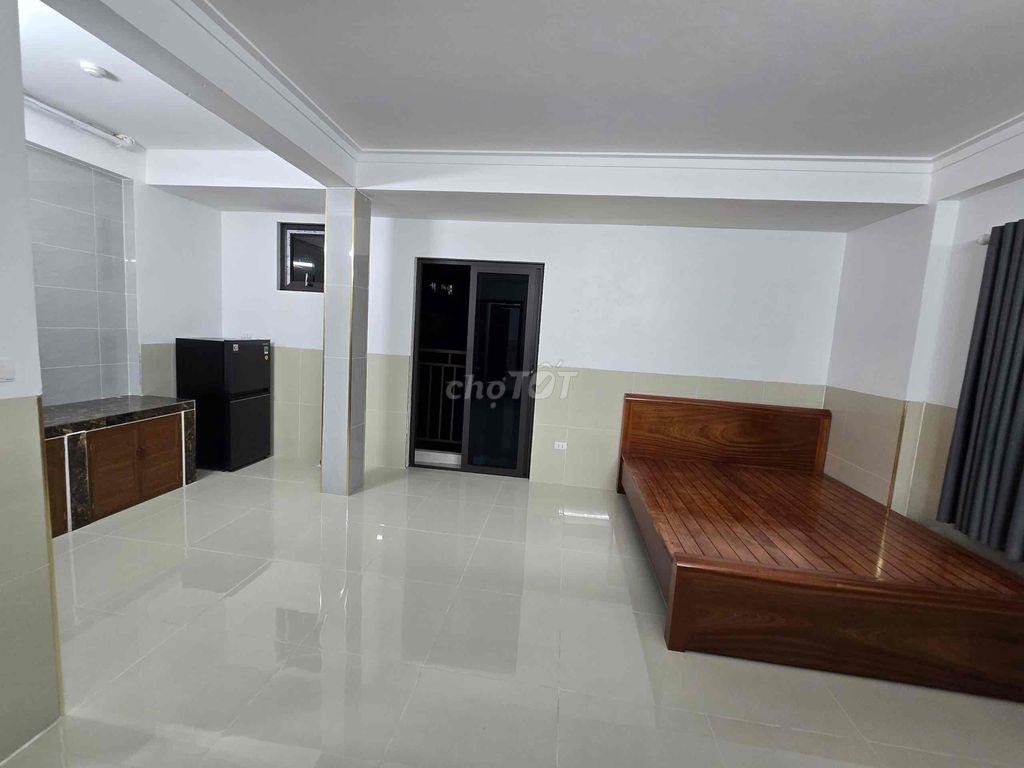 Phòng 36m2 đủ đồ điều hoà thang máy nhà mới 2026 đầu làng Nhân Mỹ ô tô