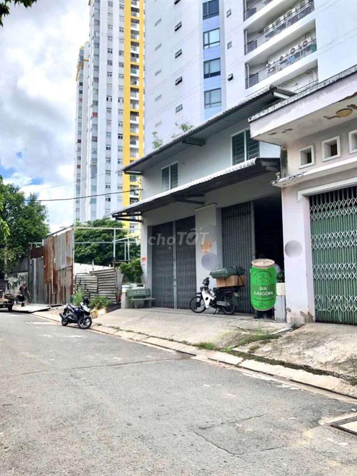 👉Dt 8,5m* 19m. Cấp 4 , SHR 
👉Hẻm nhựa 10m xe tải lớn  
👉Vị trí đẹp