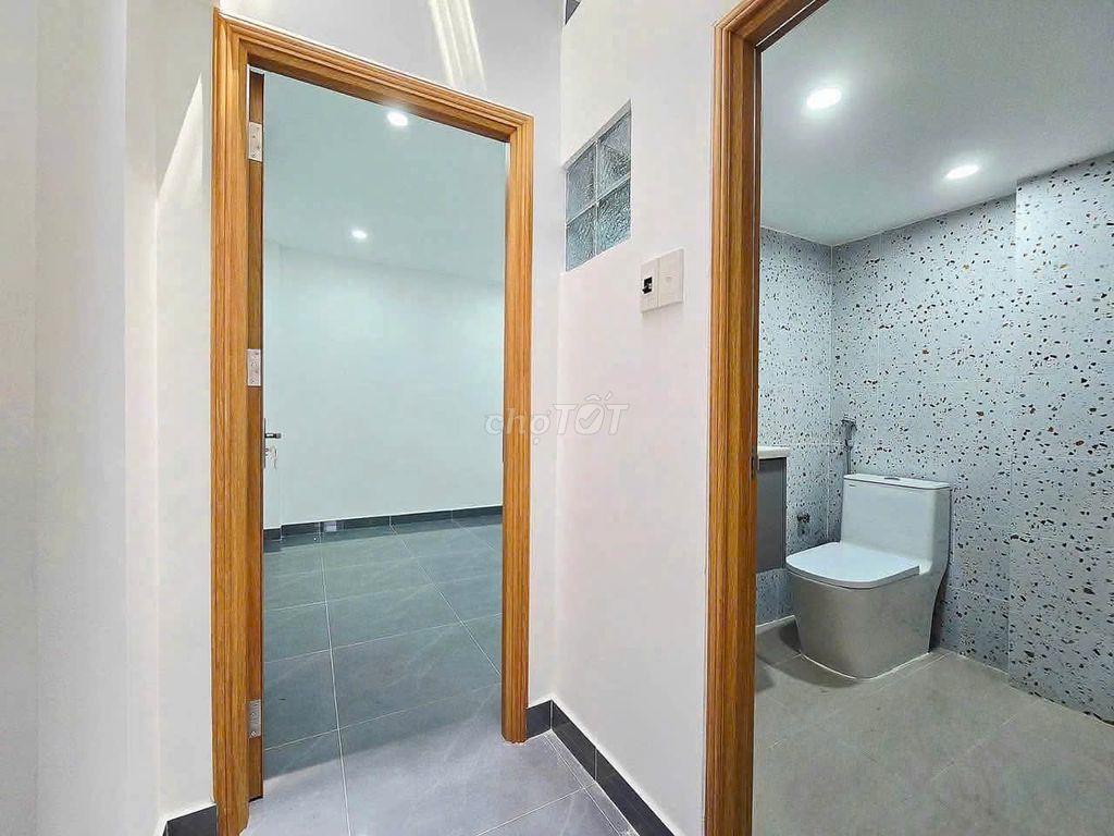 Nhà 3 lầu hẻm Phạm văn Bạch  3p ngủ, 3wc, NTCB giá 15tr/tháng