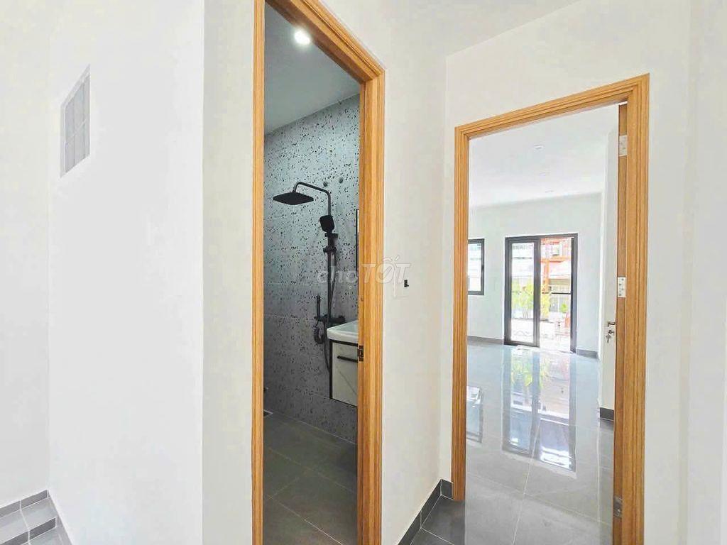 Nhà 3 lầu hẻm Phạm văn Bạch  3p ngủ, 3wc, NTCB giá 15tr/tháng