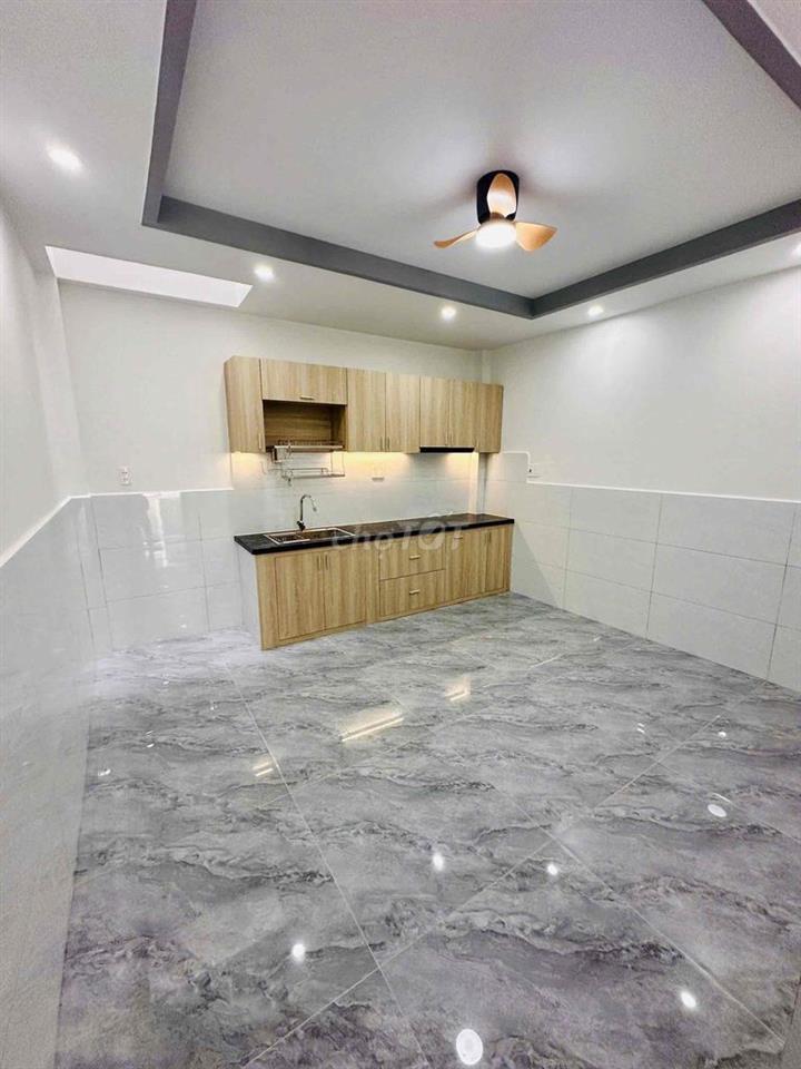 Nhà Chính Chủ mới 💯 % ✅Sổ giấy tờ đầy đủ    ✅DT : 4*12( nở hậu )- 1 Lầ