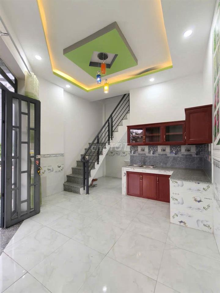 NHÀ 40M2 BÁN GẤP 650TR NGÂY CHỢ NHỊ XUÂN, XTS, HM