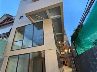 Phòng mới xây xong mặt tiền đường chính Đà Nẵng