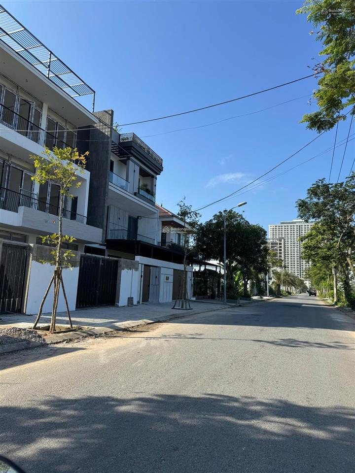 Bán đất biệt thự mặt tiền trần sâm 180m2, quận sơn trà sát golden bay, giá cực tốt chỉ 13,7 tỷ tl