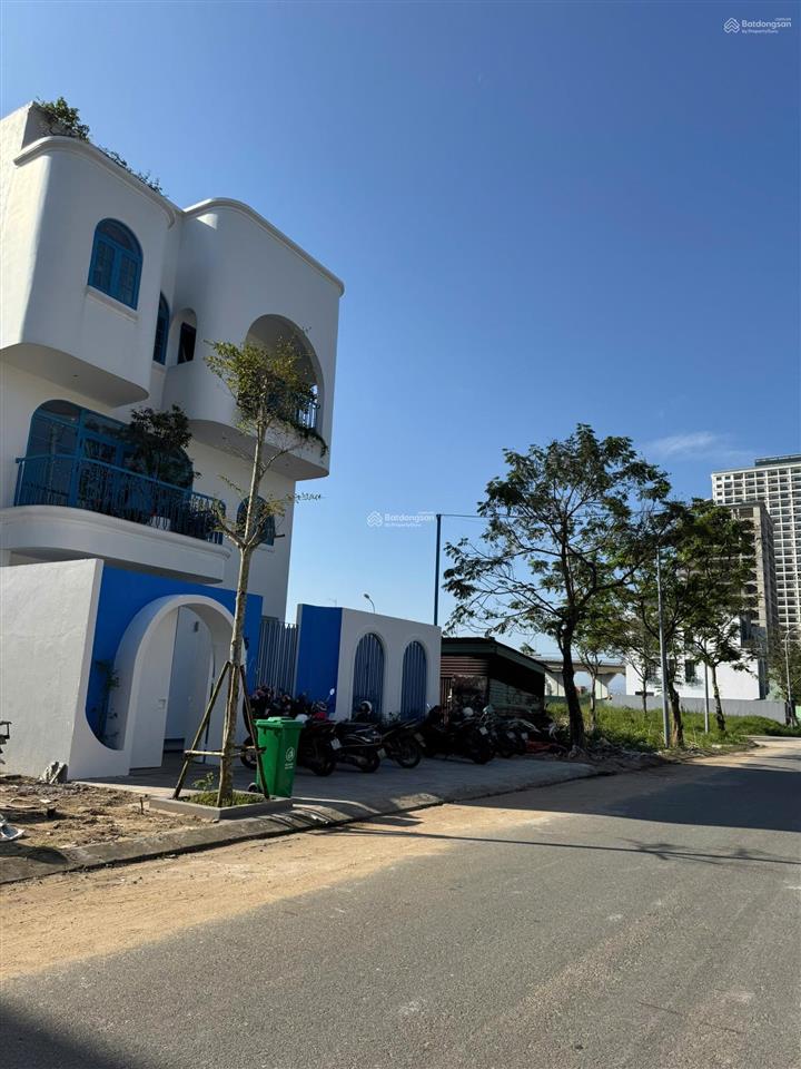 Bán đất biệt thự mặt tiền đường trần sâm 180m2, quận sơn trà sát golden bay, giá cực tốt chỉ 14 tỷ