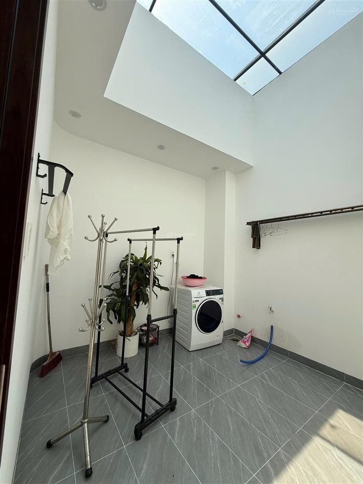 Bán nhà 3 tầng cao cấp 100m2 nguyễn sắc kim full nội thất, xách vali vào ở ngay giá tốt chỉ 9,5 tỷ