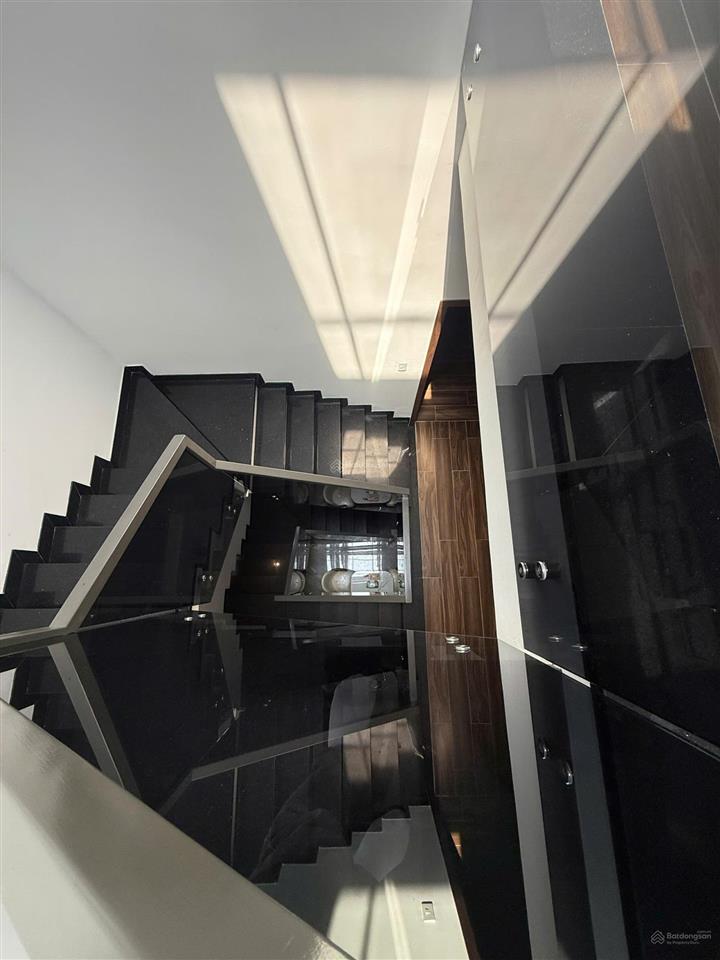 Bán nhà 3 tầng cao cấp 100m2 nguyễn sắc kim full nội thất, xách vali vào ở ngay giá tốt chỉ 9,5 tỷ