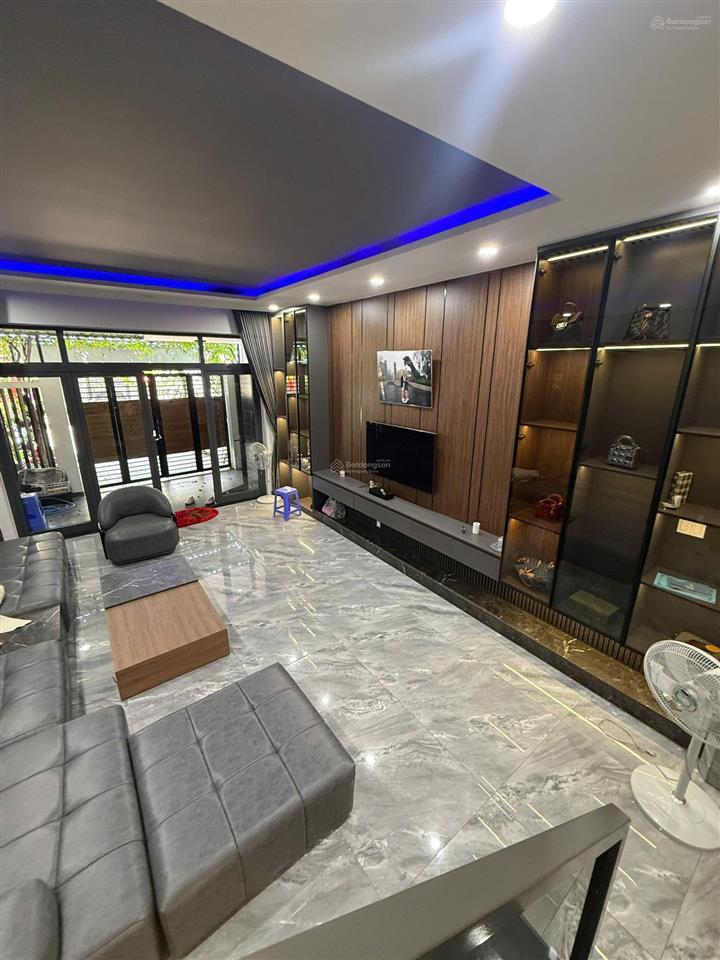 Bán nhà 3 tầng cao cấp 100m2 nguyễn sắc kim full nội thất, xách vali vào ở ngay giá tốt chỉ 9,5 tỷ