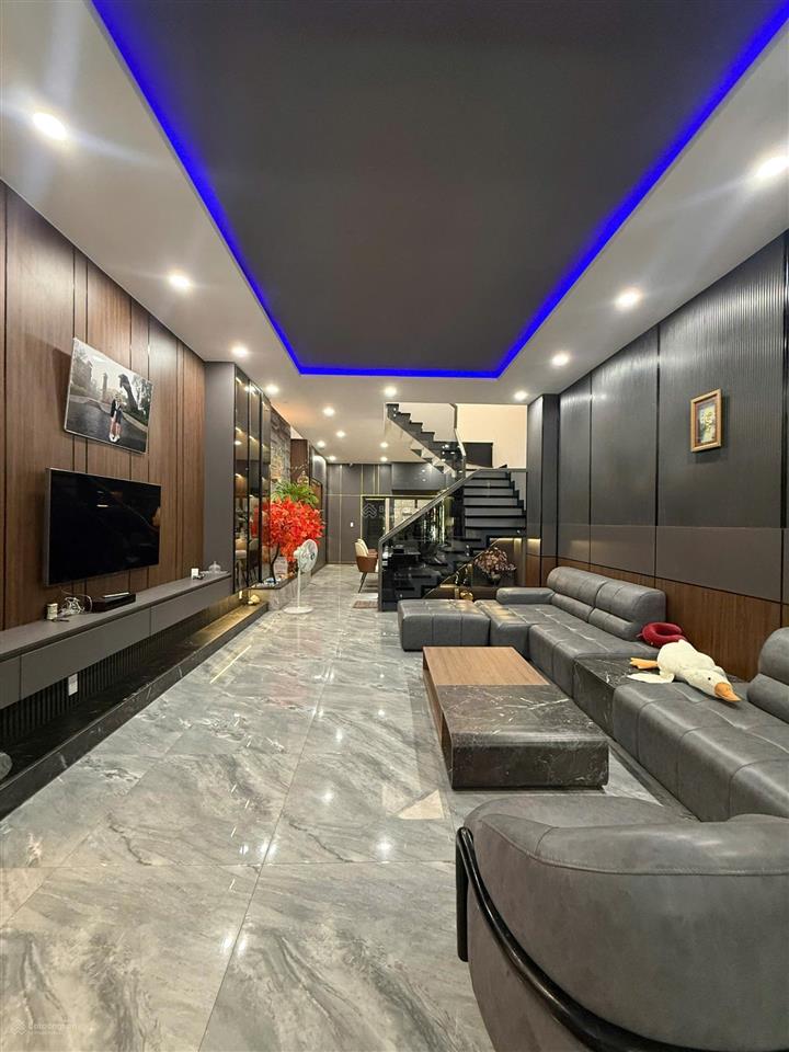 Bán nhà 3 tầng cao cấp 100m2 nguyễn sắc kim full nội thất, xách vali vào ở ngay giá tốt chỉ 9,5 tỷ